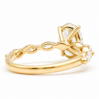 Oval Brilliant with Marquise Band Ring – Lab-Grown Diamond – 14K/18K Gold – 6 Side Stones