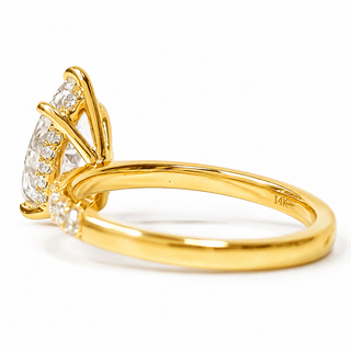 Pear Shape Pavé Ring with Hidden Halo – Lab Grown Diamond – 14K/18K Yellow Gold – 32 Side Stones