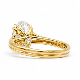 Oval Brilliant Split Band Solitaire Ring – Lab Grown Diamond – 14K/18K Yellow Gold - 1 Side Stone