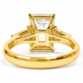 Emerald Cut with 2 Tapers Ring – Lab-Grown Diamond – 14K/18K Yellow Gold – 2 Side Stones