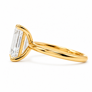 Emerald Cut Solitaire Ring – Lab-Grown Diamond – 14K/18K Gold
