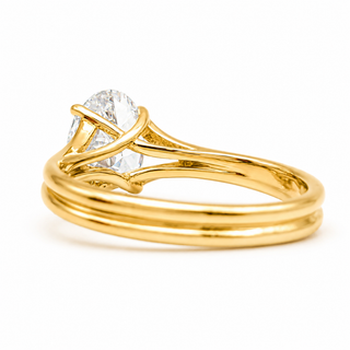 Oval Brilliant Split Band Solitaire Ring – Lab Grown Diamond – 14K/18K Yellow Gold