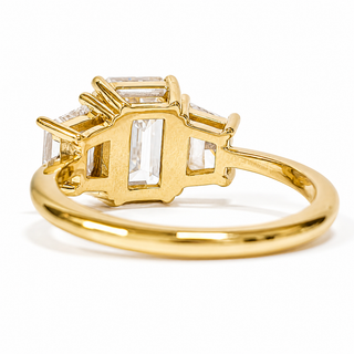 Emerald Cut with 2 Tapers Ring – Lab-Grown Diamond – 14K/18K Yellow Gold – 2 Side Stones
