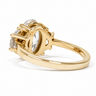 Oval Brilliant 3 Stone Ring – Lab Grown Diamond – 14K/18K Yellow Gold – 2 Side Stones