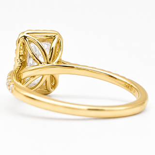 Emerald Cut with Pavé Band and Halo – Lab-Grown Diamond – 14K/18K Yellow Gold – 40 Side Stones