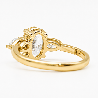 Oval Brilliant 3 Stone Ring – Lab Grown Diamond – 14K/18K Yellow Gold – 2 Side Stones