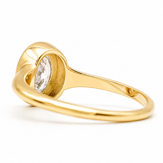 Oval Brilliant Solitaire Ring – Lab Grown Diamond – 14K/18K Gold
