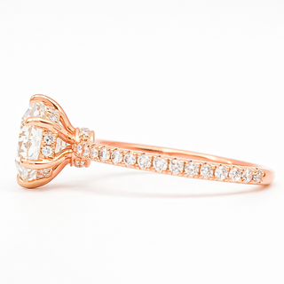 טבעת יהלום עגולה מבריקה 1.00-5.00 קראט – יהלום מעבדה – זהב צהוב 14 או 18 קראט - 18 אבני צד