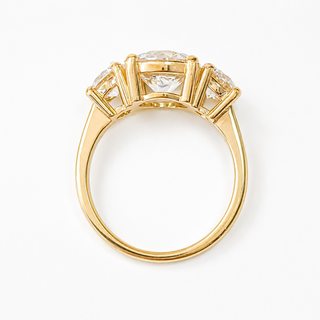 Round Brilliant 3 Stone Ring – Lab Grown Diamond – 14K/18K Gold – 2 Side Stones