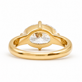 Oval Brilliant Solitaire Ring – Lab Grown Diamond – 14K/18K Yellow Gold