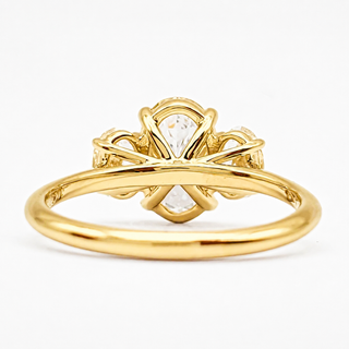 Oval Brilliant 3 Stone Ring – Lab Grown Diamond – 14K/18K Yellow Gold – 2 Side Stones