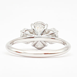 טבעת יהלום עגולה מבריקה 1.00-5.00 קראט – יהלום מעבדה – זהב צהוב 14 או 18 קראט - 18 אבני צד