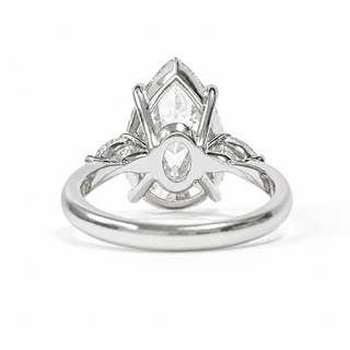 Pear Shape 3 Stone Ring – Lab Grown Diamond – 14K/18K White Gold – 2 Side Stones