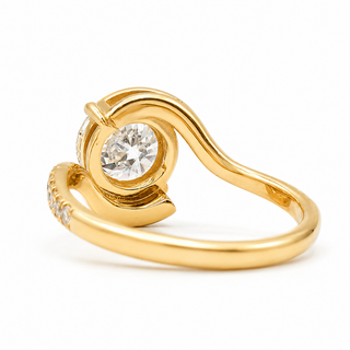Round Brilliant Spiral Pavé Ring  – Lab Grown Diamond – 14K/18K Yellow Gold – 32 Side Stones