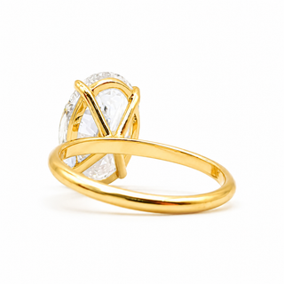 Oval Brilliant Solitaire Ring – Lab Grown Diamond – 14K/18K White Gold