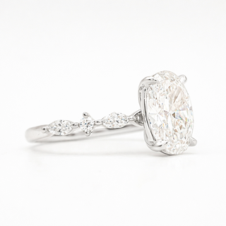 Oval Brilliant with Marquise Band Ring – Lab-Grown Diamond – 14K/18K White Gold – 6 Side Stones