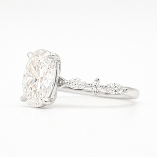 Oval Brilliant with Marquise Band Ring – Lab-Grown Diamond – 14K/18K White Gold – 6 Side Stones
