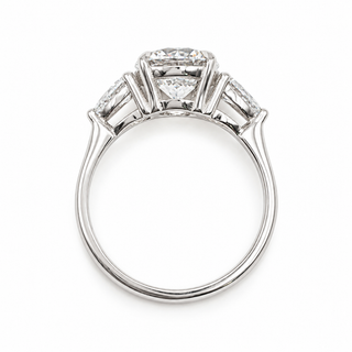 Round Brilliant with 2 Pear Shapes Ring – Lab-Grown Diamond – 14K/18K Gold – 2 Side Stones