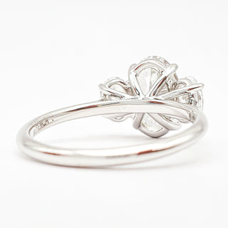 טבעת יהלום עגולה מבריקה 1.00-5.00 קראט – יהלום מעבדה – זהב צהוב 14 או 18 קראט - 18 אבני צד