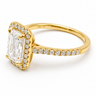 Emerald Cut with Pavé Band and Halo – Lab-Grown Diamond – 14K/18K Yellow Gold – 40 Side Stones