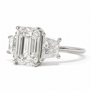 Emerald Cut with 2 Tapers Ring – Lab-Grown Diamond – 14K/18K White Gold – 2 Side Stones