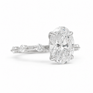 Oval Brilliant Pavé Ring– Lab-Grown Diamond – 14K/18K White Gold – 6 Side Stones