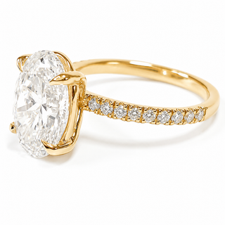 Oval Brilliant Pavé Ring – Lab Grown Diamond – 14K/18K Gold – 18 Side Stones