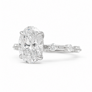 Oval Brilliant Pavé Ring– Lab-Grown Diamond – 14K/18K White Gold – 6 Side Stones