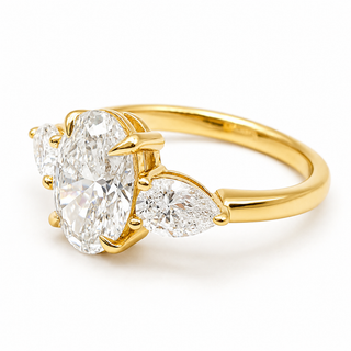 Oval Brilliant 3 Stone Ring – Lab Grown Diamond – 14K/18K Yellow Gold – 2 Side Stones