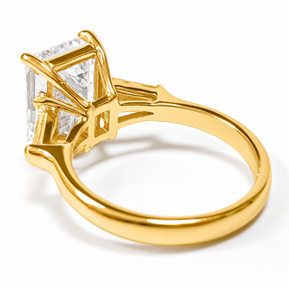 Emerald Cut with 2 Tapers Ring – Lab-Grown Diamond – 14K/18K Yellow Gold – 2 Side Stones