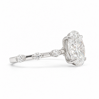 Oval Brilliant Pavé Ring– Lab-Grown Diamond – 14K/18K White Gold – 6 Side Stones