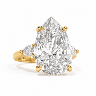 Pear Shape 3 Stone Ring – Lab Grown Diamond – 14K/18K Yellow Gold – 2 Side Stones