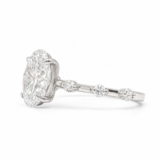Oval Brilliant Pavé Ring– Lab-Grown Diamond – 14K/18K White Gold – 6 Side Stones