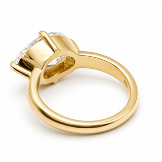 Oval Brilliant Solitaire Ring – Lab Grown Diamond – 14K/18K Yellow Gold