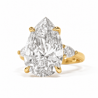 Pear Shape 3 Stone Ring – Lab Grown Diamond – 14K/18K Yellow Gold – 2 Side Stones