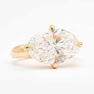 Oval Brilliant Solitaire Ring – Lab Grown Diamond – 14K/18K Yellow Gold