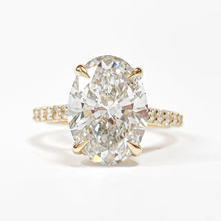 Oval Brilliant Pavé Ring with Hidden Halo – Lab Grown Diamond – 14K/18K Yellow Gold – 44 Side Stones