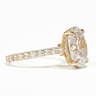 Oval Brilliant Pavé Ring with Hidden Halo – Lab Grown Diamond – 14K/18K Yellow Gold – 44 Side Stones