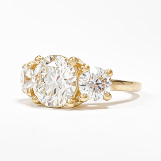 Round Brilliant 3 Stone Ring – Lab Grown Diamond – 14K/18K Yellow Gold – 2 Side Stones