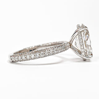 טבעת יהלום עגולה מבריקה 1.00-5.00 קראט – יהלום מעבדה – זהב צהוב 14 או 18 קראט - 18 אבני צד