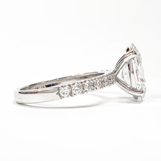 Oval Brilliant Pavé Ring – Lab Grown Diamond – 14K/18K White Gold – 12 Side Stones