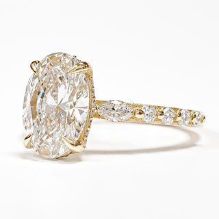 Oval Brilliant with Pavé Marquise Band – Lab-Grown Diamond – 14K/18K Yellow Gold – 30 Side Stones
