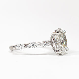 Oval Brilliant with Marquise Band Ring – Lab-Grown Diamond – 14K/18K White Gold – 6 Side Stones