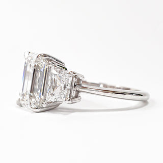 טבעת יהלום עגולה מבריקה 1.00-5.00 קראט – יהלום מעבדה – זהב צהוב 14 או 18 קראט - 18 אבני צד