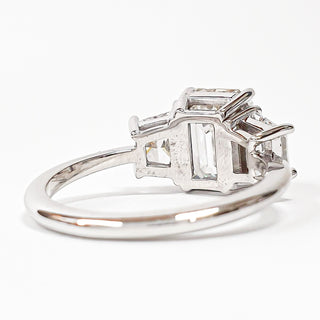 טבעת יהלום עגולה מבריקה 1.00-5.00 קראט – יהלום מעבדה – זהב צהוב 14 או 18 קראט - 18 אבני צד