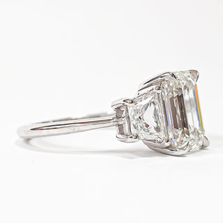 טבעת יהלום עגולה מבריקה 1.00-5.00 קראט – יהלום מעבדה – זהב צהוב 14 או 18 קראט - 18 אבני צד