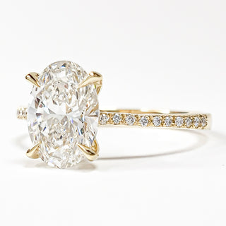 Oval Brilliant Degrade Pavé Ring – Lab Grown Diamond – 14K/18K Yellow Gold – 20 Side Stones