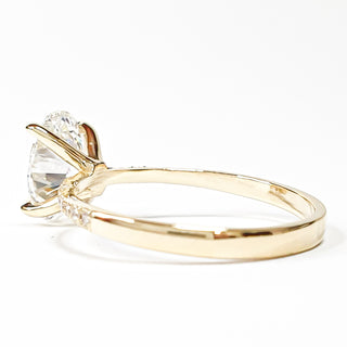 Oval Brilliant Degrade Pavé Ring – Lab Grown Diamond – 14K/18K Yellow Gold – 20 Side Stones