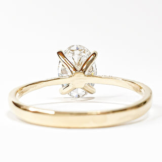 Oval Brilliant Degrade Pavé Ring – Lab Grown Diamond – 14K/18K Yellow Gold – 20 Side Stones
