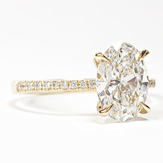 Oval Brilliant Degrade Pavé Ring – Lab Grown Diamond – 14K/18K Yellow Gold – 20 Side Stones